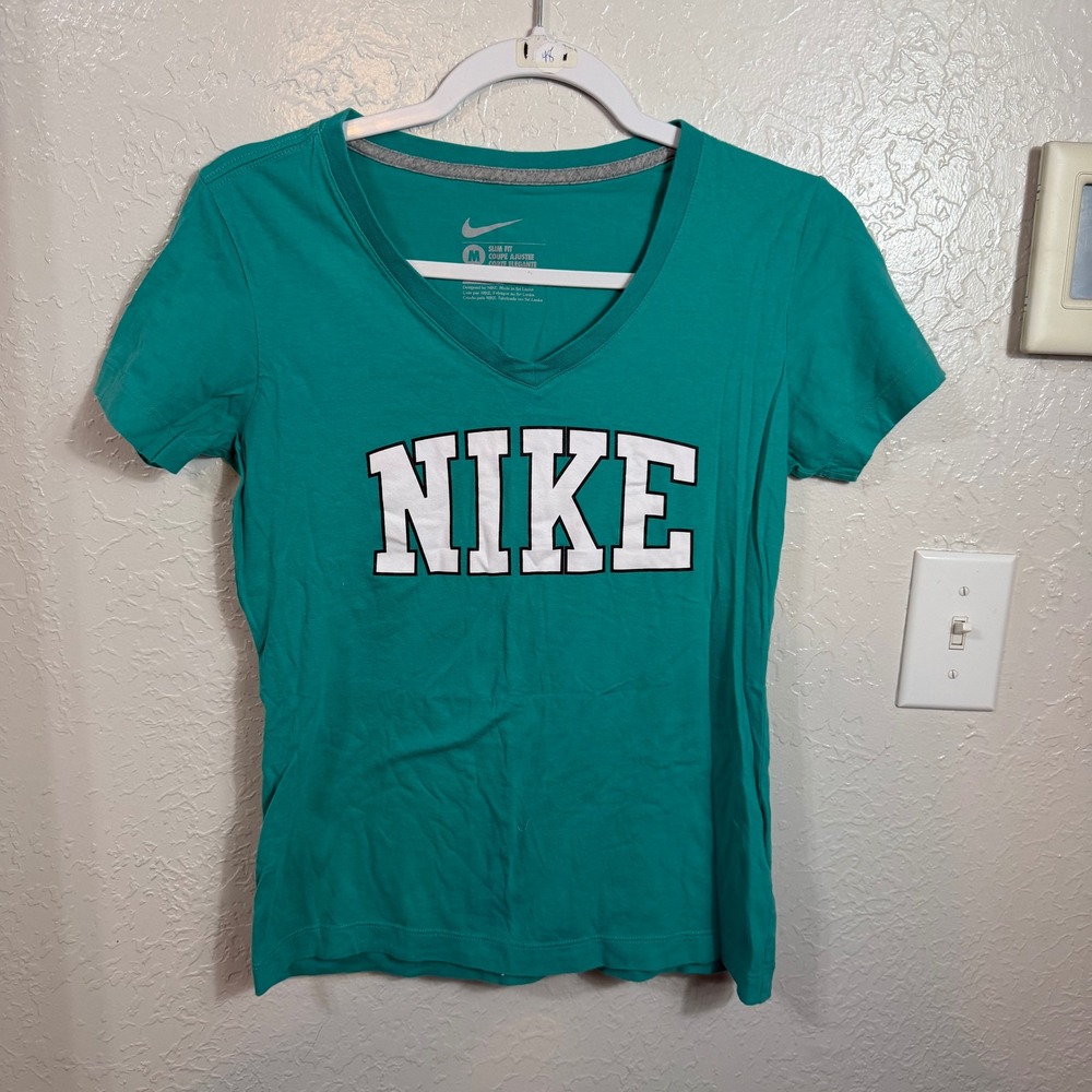 Nike Womens Slim Fit V-Neck Graphic Logo T-Shirt Teal Green Size Medium